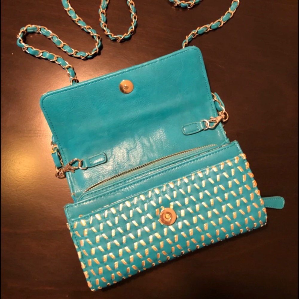 Teal Blue Puffer Style Crossbody Purse